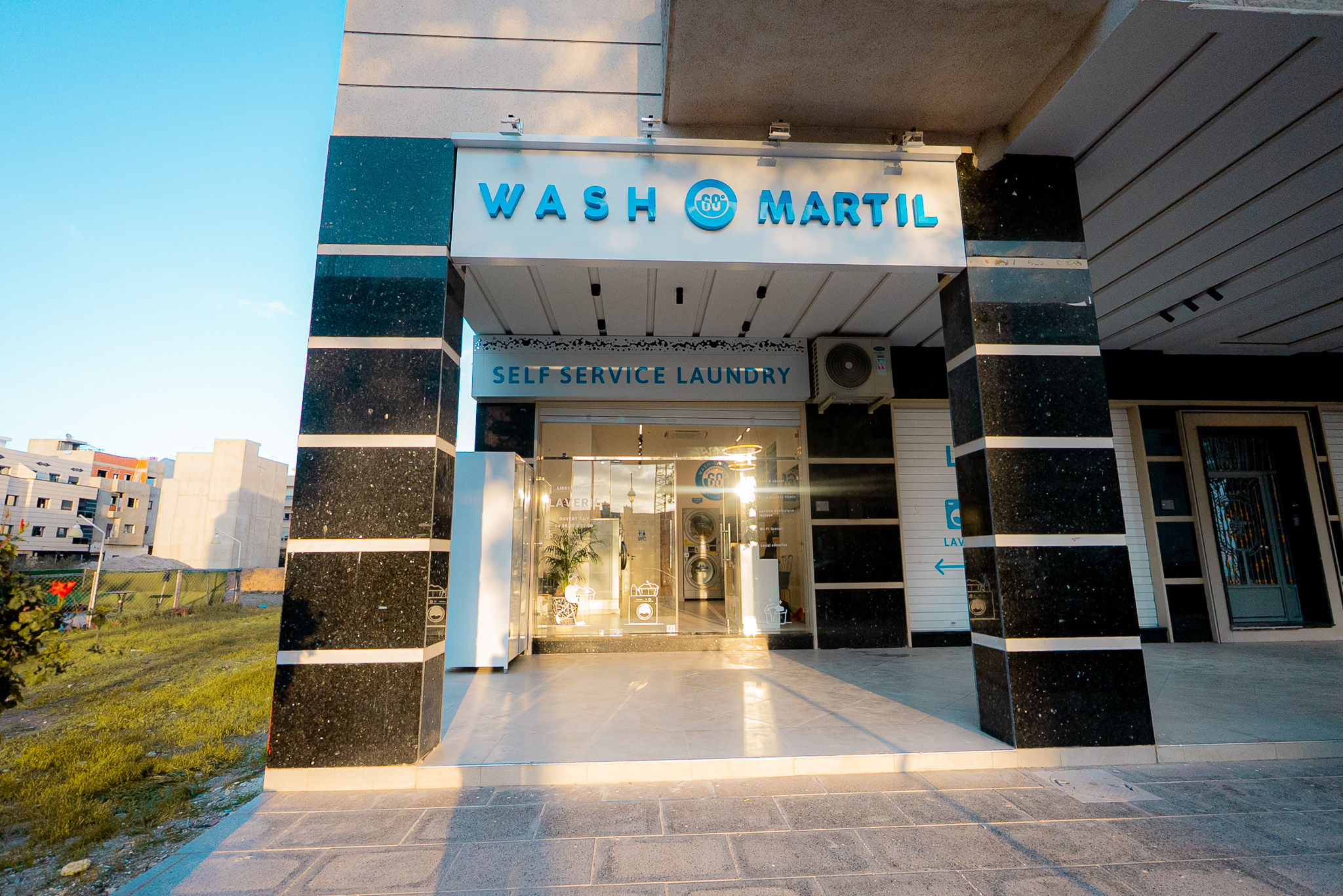 Façade de la laverie Wash-O-Martil à Martil